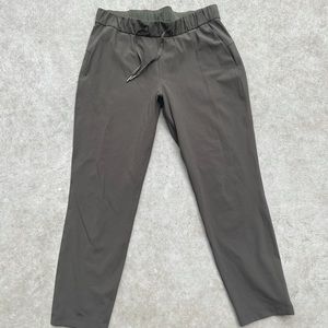 Lululemon On the Fly pant in Green